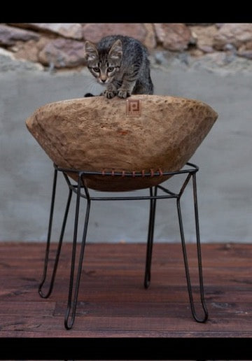Fluffy Bowl Stool – Hand-Carved Wood & Vintage Metal Base
