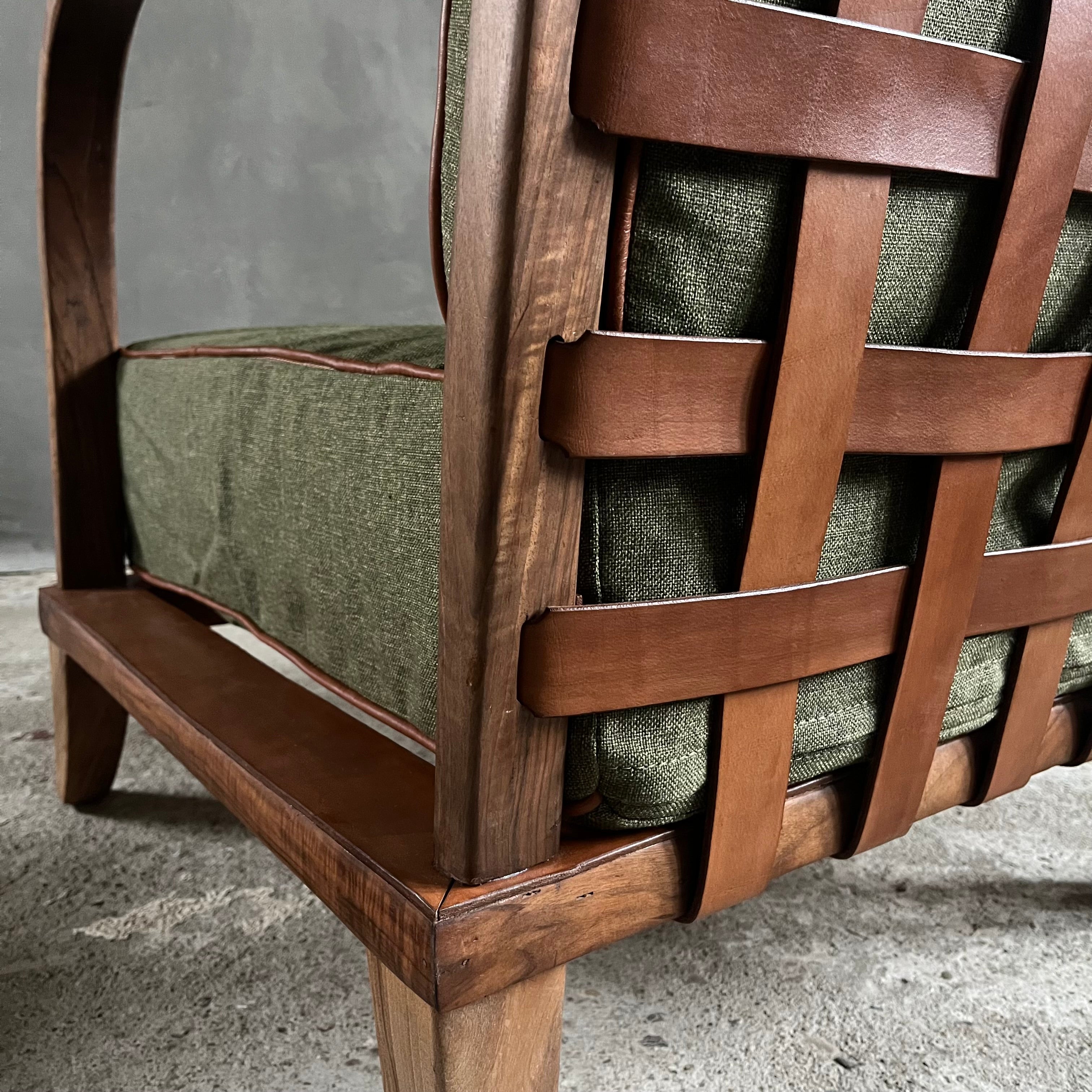 Belt Armchair & Ottoman – 70s Base