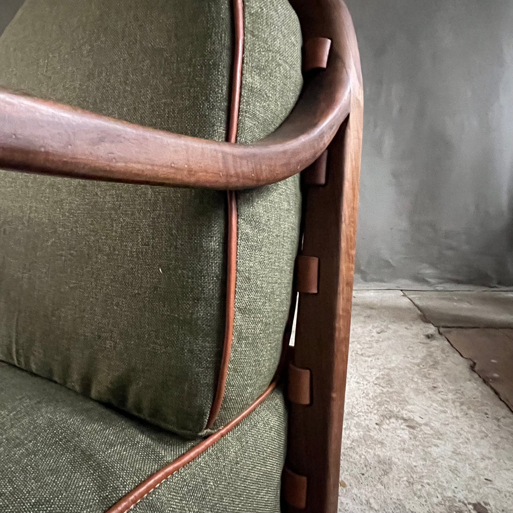 Belt Armchair & Ottoman – 70s Base