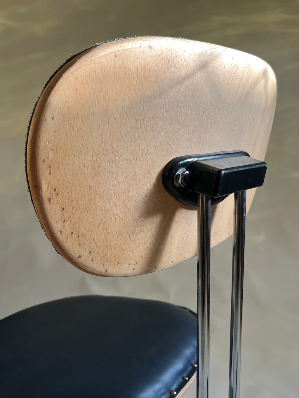 Lab Chair — Dark Blue Leather Edition